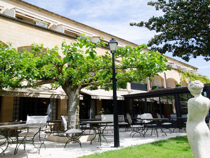 Le vallon de valrugues Avignon terrasse