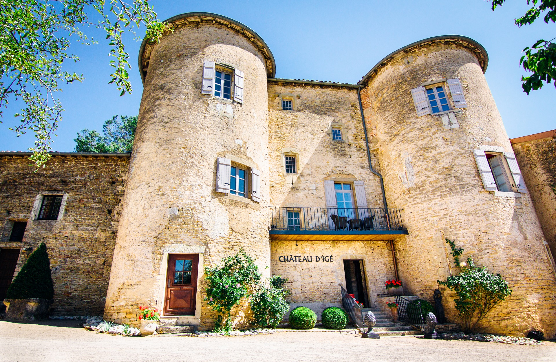 Entrée du château d’Igé