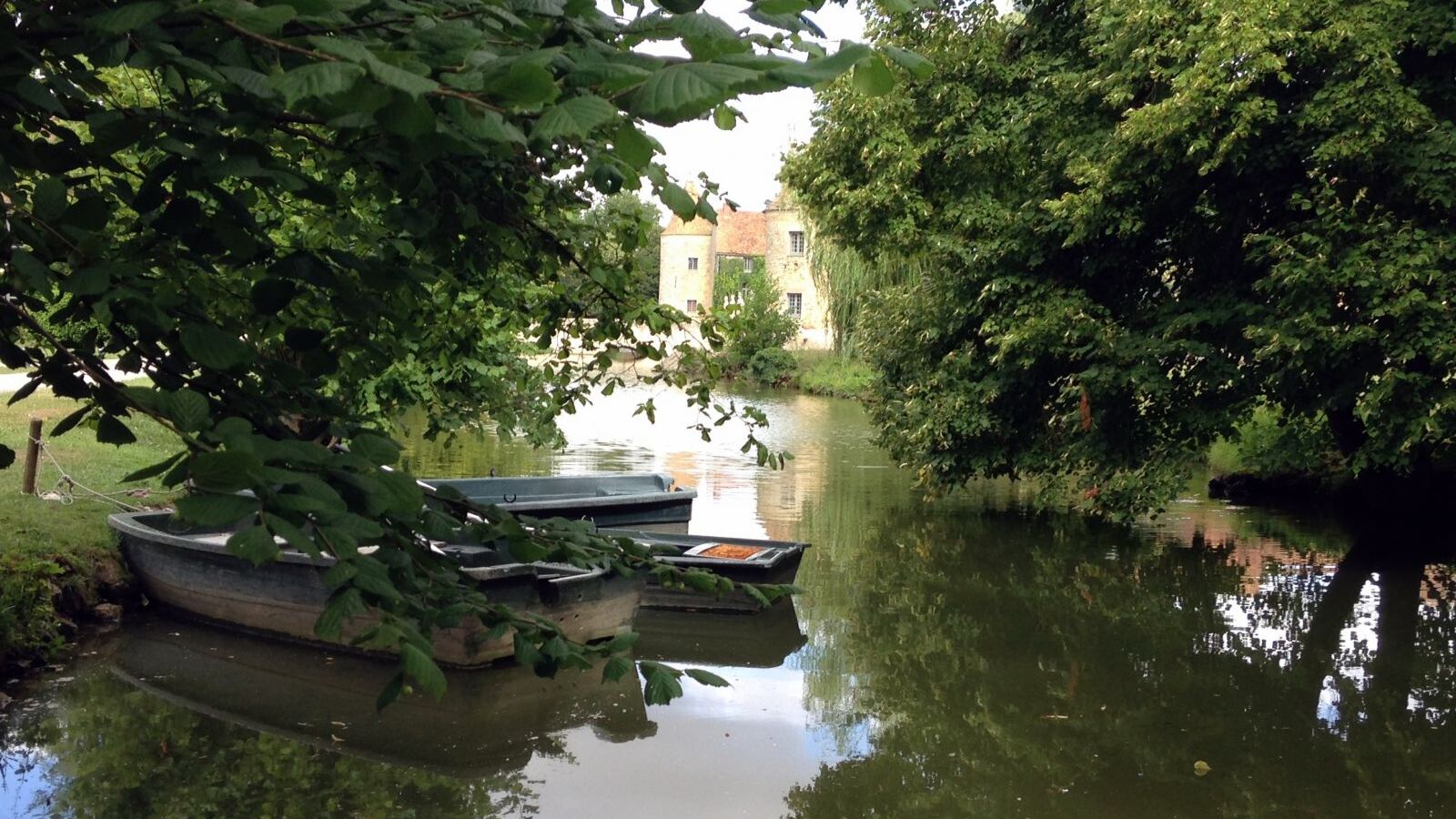 Chateau de Villiers le Mahieu et Spa - Barques et rivieres