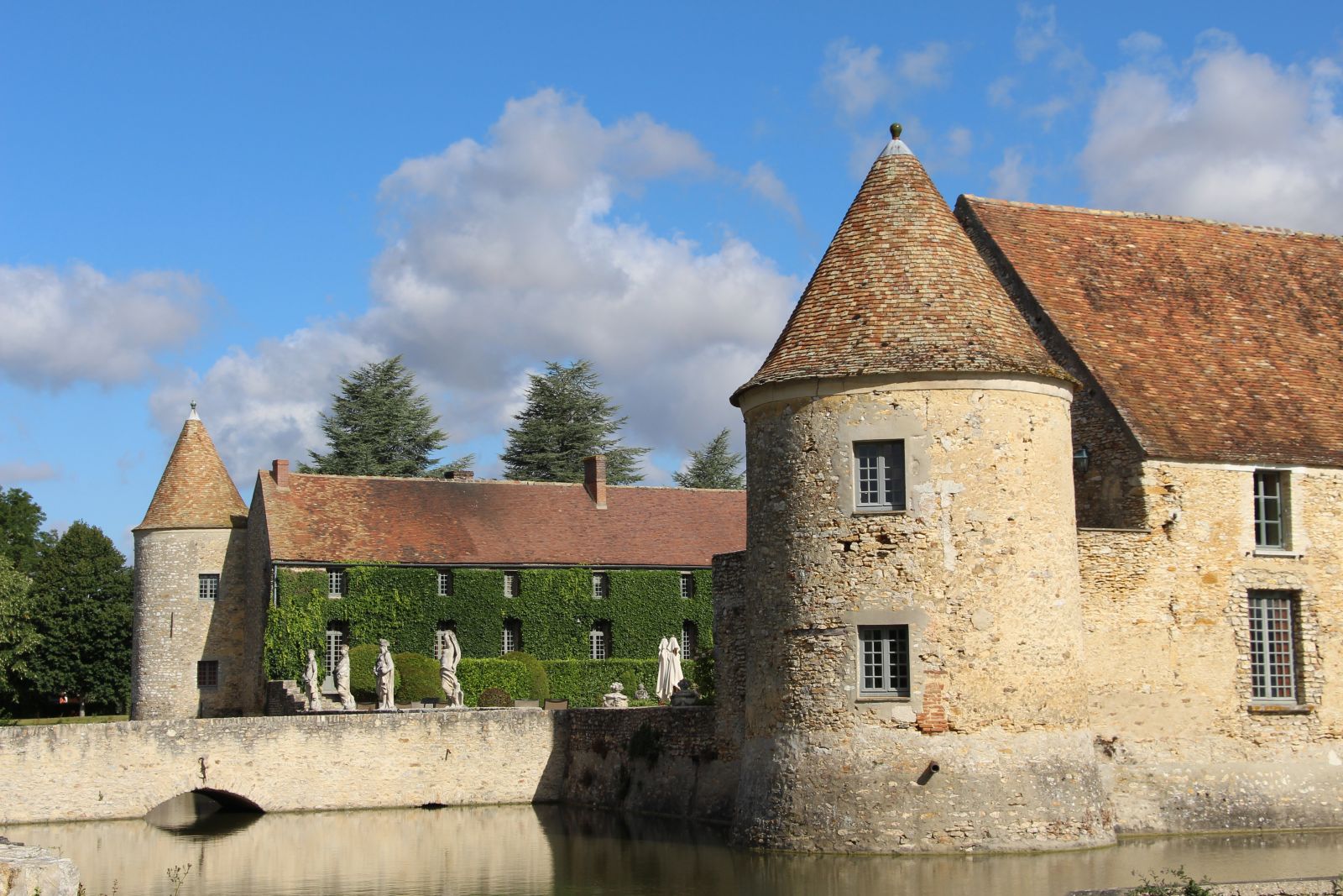 Seminaire Chateau de Villiers douves