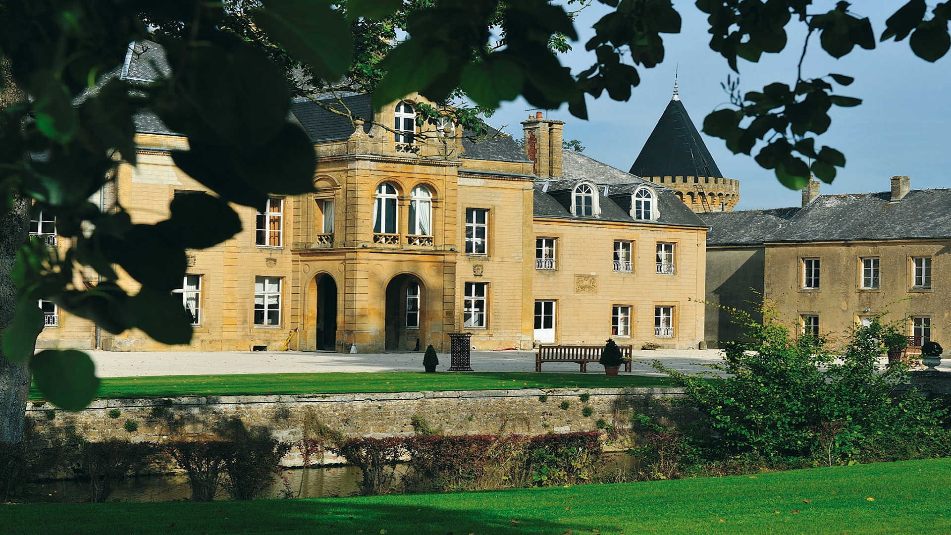 Domaine Chateau du Faucon