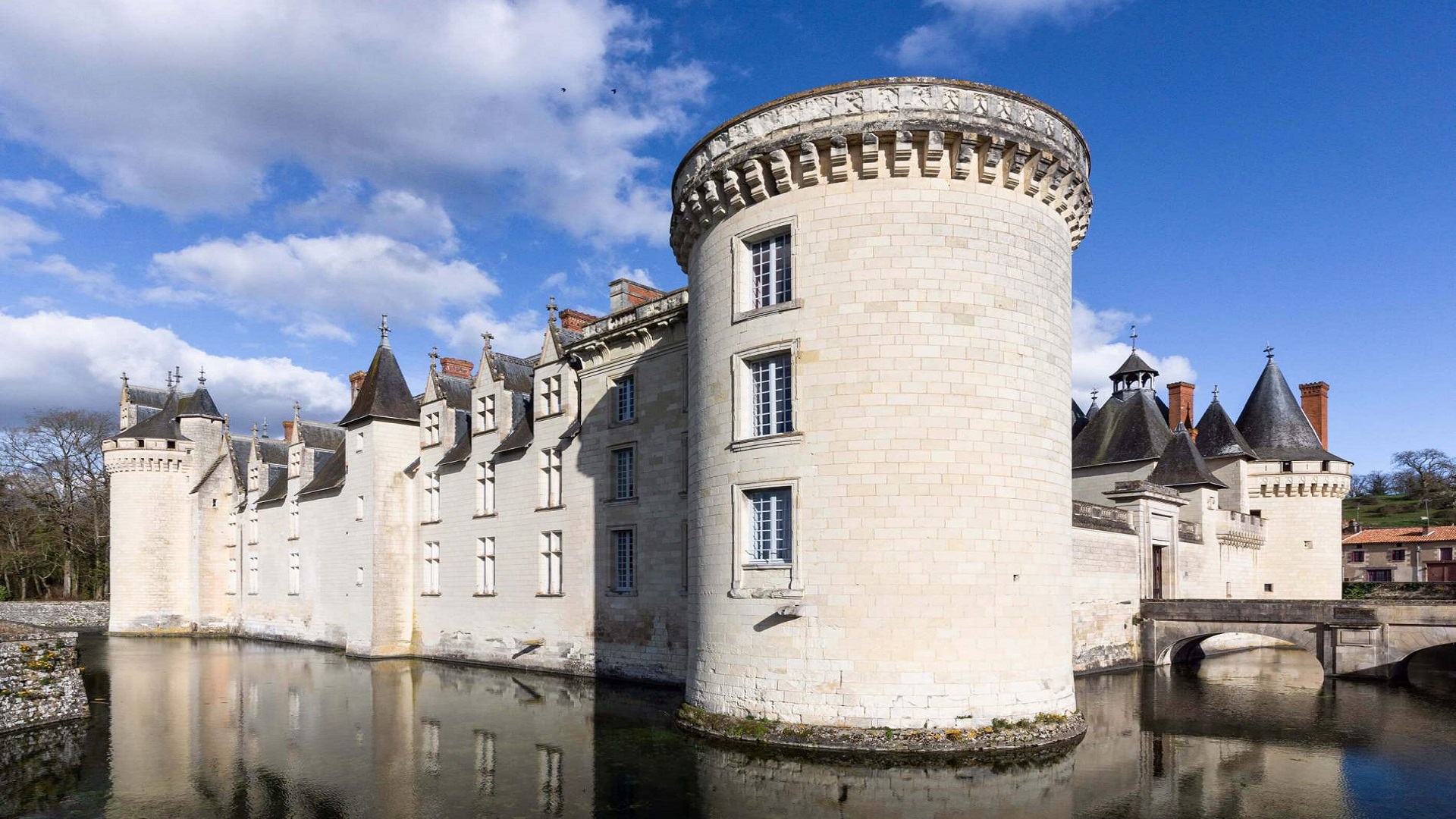 chateau-de-dissay-vienne-futuroscope-douves-101-seminaires