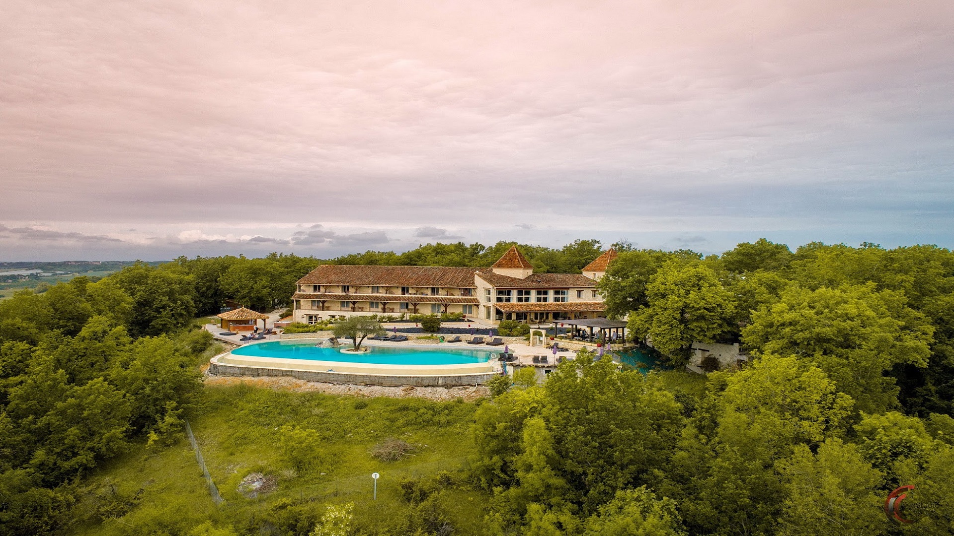 le-belvedere-hotel-spa-montauban-cahors-agen-occitanie-drone 2-101-seminaires