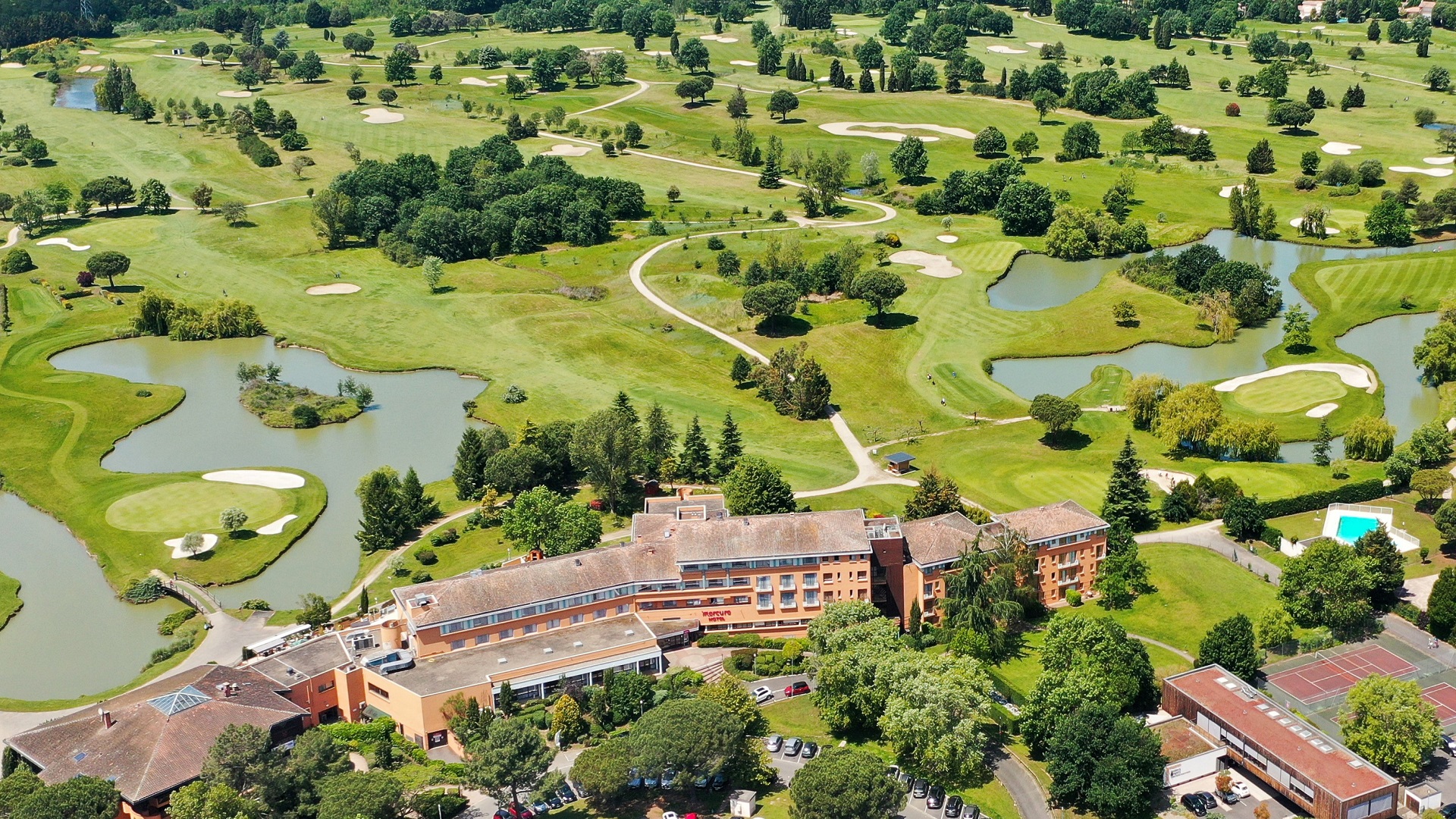 mercure-golf-de-seilh-toulouse-occitanie-haute-garonne-drone-101-seminaires